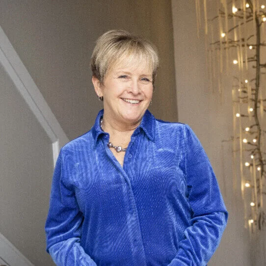 Mary Miller -- Headshot-3